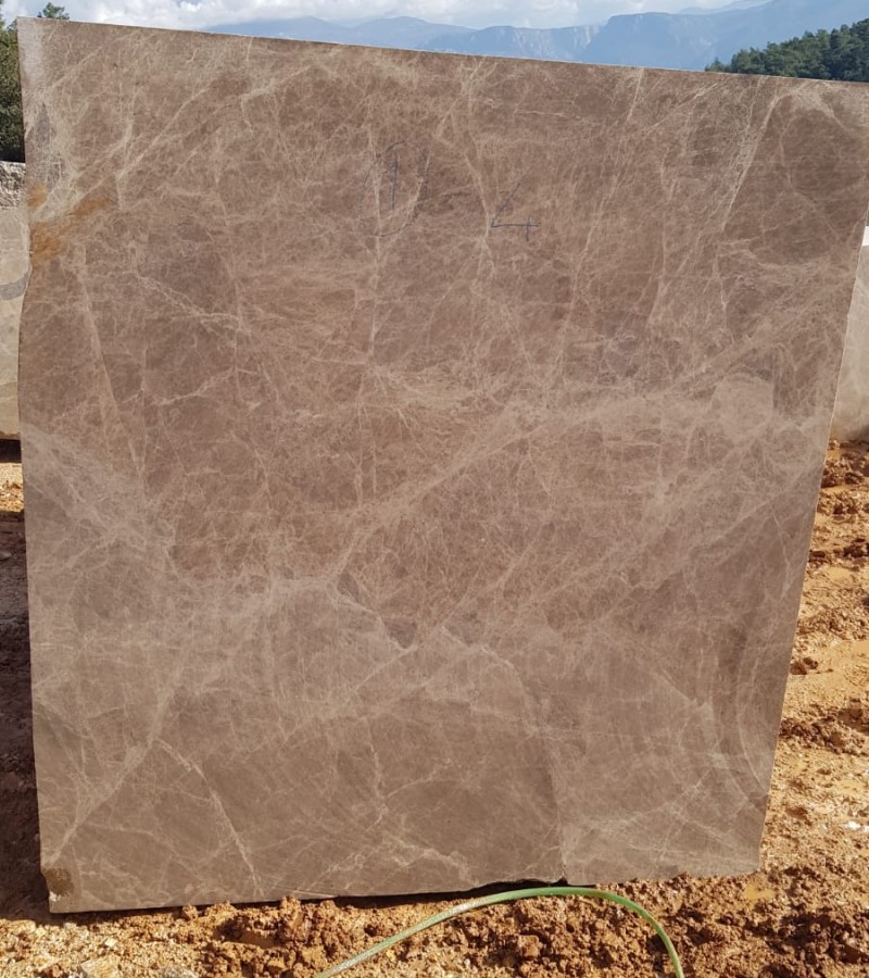 Pınara Medium Dark Ve Silver Emperador Mermer Blokları