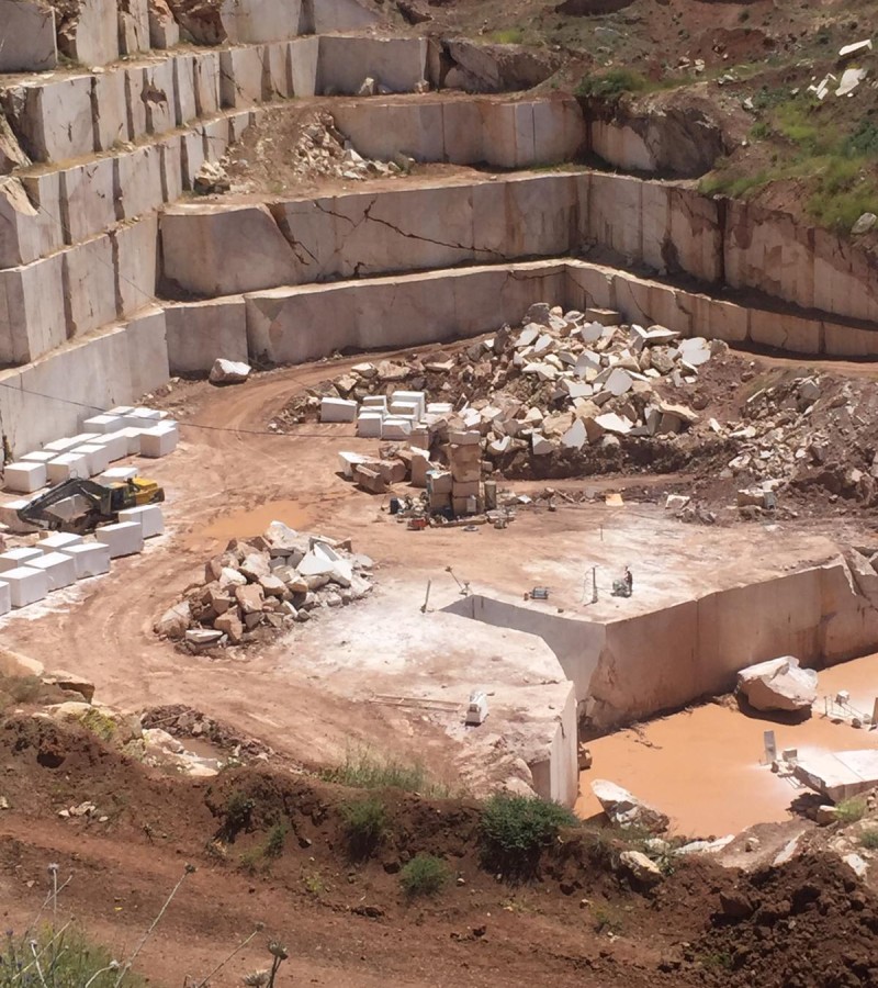 Erzincan İli Tercan İlçesi Darıtepe Köyü Satılık Mermer Ocağı